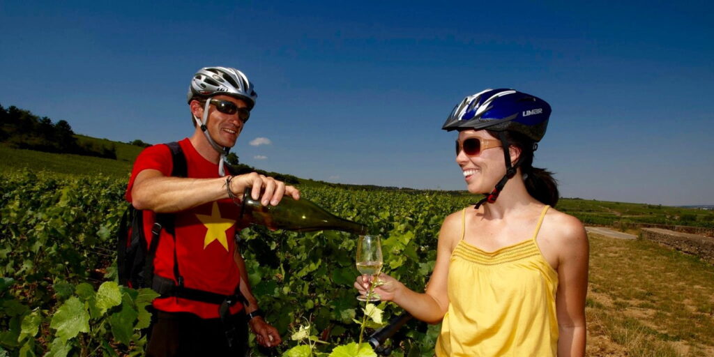 Wine Tasting Cycling Tour in Burgundy vineyards near Beaune